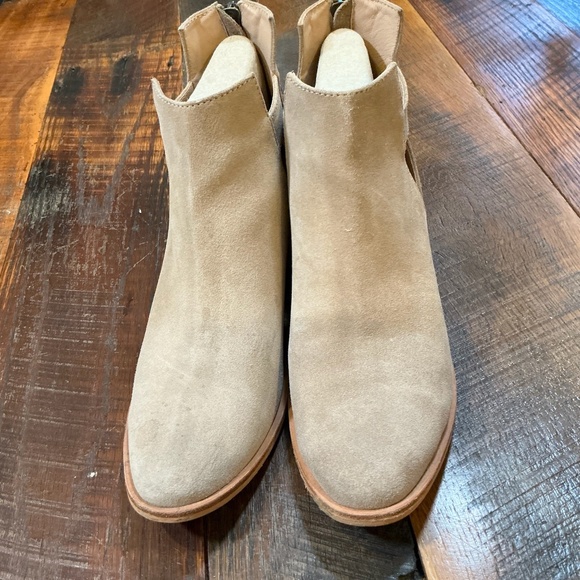 ABLE Women’s Gobal Gamboa Cutout Suede Boots Taupe Size 9 – Braided Back Zip - Picture 2 of 9